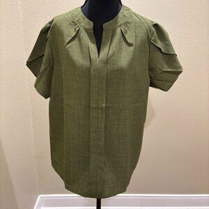 NWOT Tunic Short Sleeve Forest Green Top